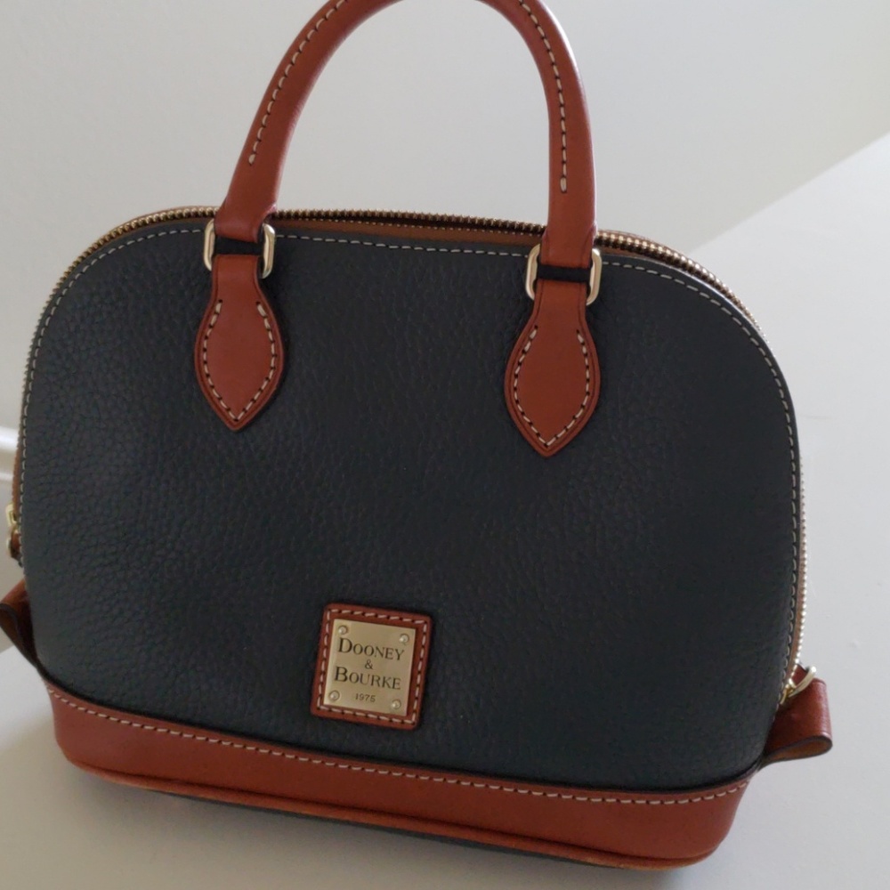 Dooney & Bourke bitsy bag